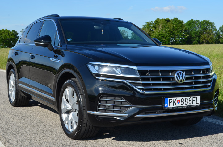 VOLKSWAGEN TOUAREG 3.0 TDI V6 4Motion WEBASTO DYNAUDIO LED 286PS TIPTRONIC VZDUCH ŤAŽNÉ ZAR. ***98.000 KM***