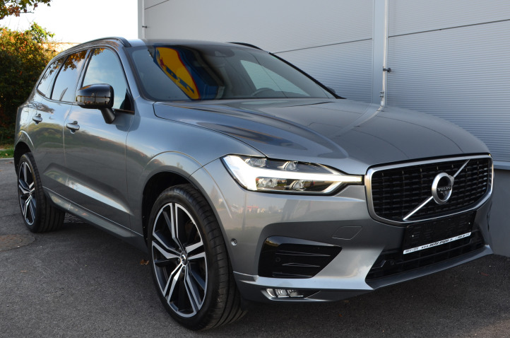 VOLVO XC60 B5 R-DESIGN AWD 4X4 235PS GEARTRONIC 360 KAMERA FULL LED VIRTUAL COCPIT 21 ALU DISKY SPORT PAKET