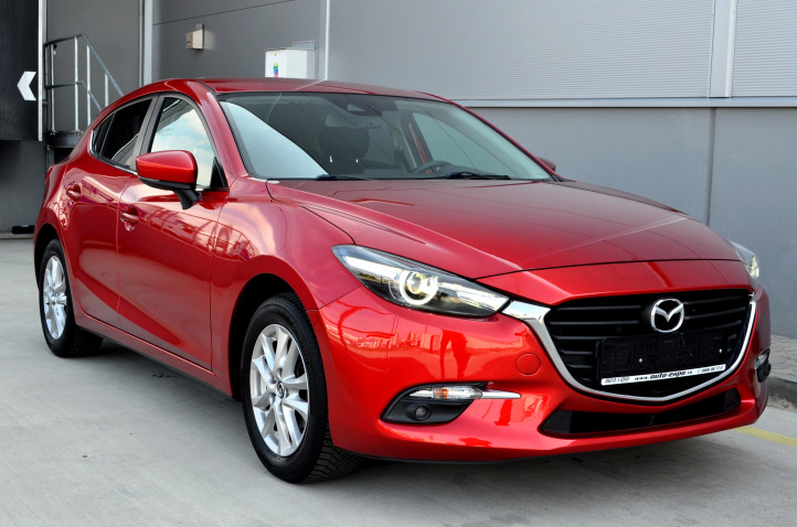 MAZDA 3 ATTRACTION SKYACTIV-G 120PS FULL LED TEMPOMAT ŤAŽNÉ ZARIADENIE *** 143.000 KM *** 1. MAJITEĽKA ***