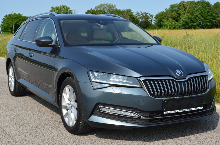 ŠKODA SUPERB 2.0 TDI COMBI DSG 4X4 STYLE 200PS KAMERA ADAPTIV TEMPOMAT ŤAŽNÉ CRYSTAL LED MATRIX BEAM